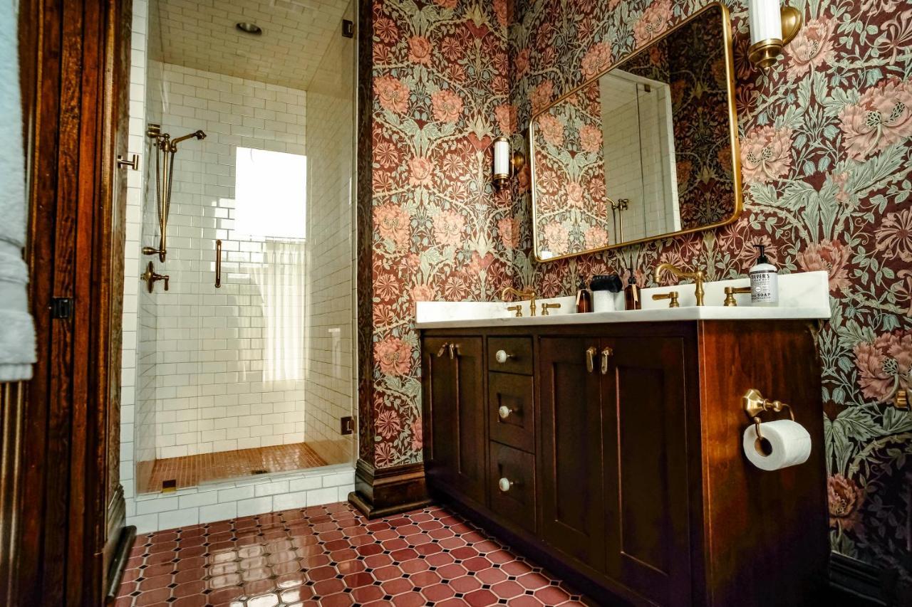 Вилла Henrie House I Luxury 4Br Downtown Historic Gem With Library & Patio Нэшвилл Экстерьер фото